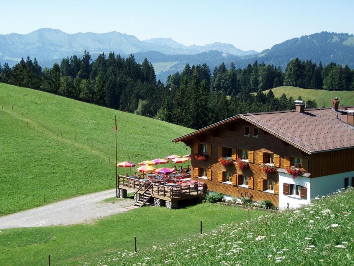 Alpengasthof Brueggele Hotell Alberschwende Exteriör bild