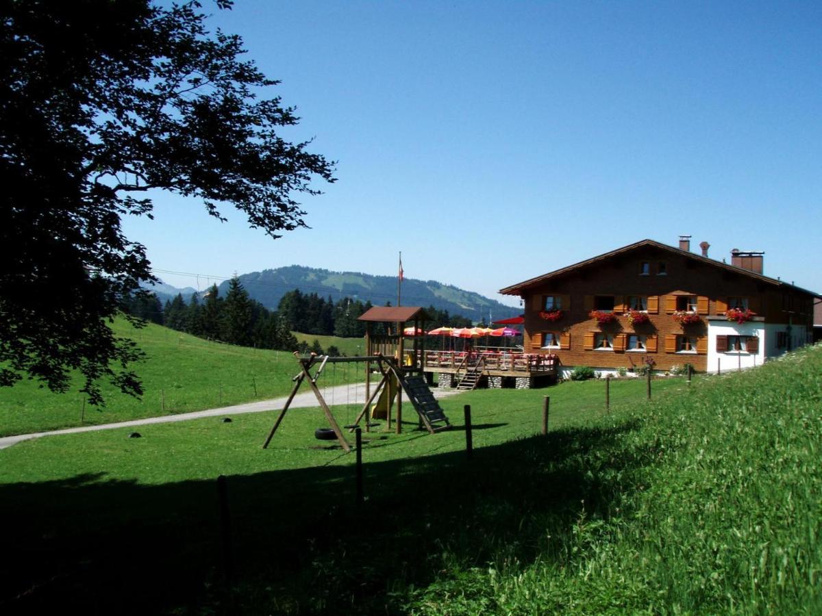 Alpengasthof Brueggele Hotell Alberschwende Exteriör bild